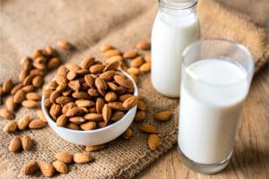 vegansbay_Home-Made-Almond-Milk