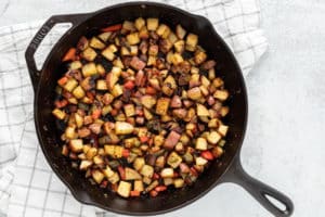 black-frying-pan-with-fried-food
