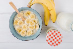 oatmeal-porridge-with-banana