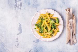 pasta-with-broccoli-green-peas-garlic-cheese